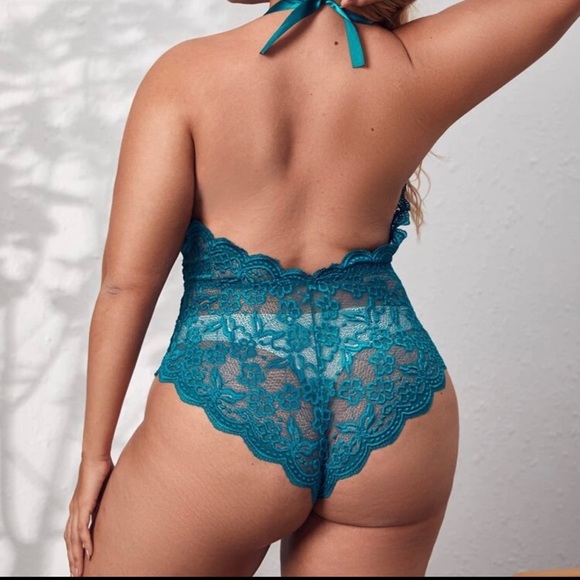 Plus Size Lingerie - Picture 2 of 3